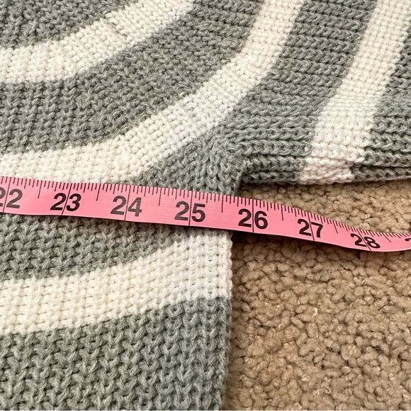 Ribbed V-neck Gray and White Striped Chunky Knit Sweater XXL NWOT - Picture 7 of 9